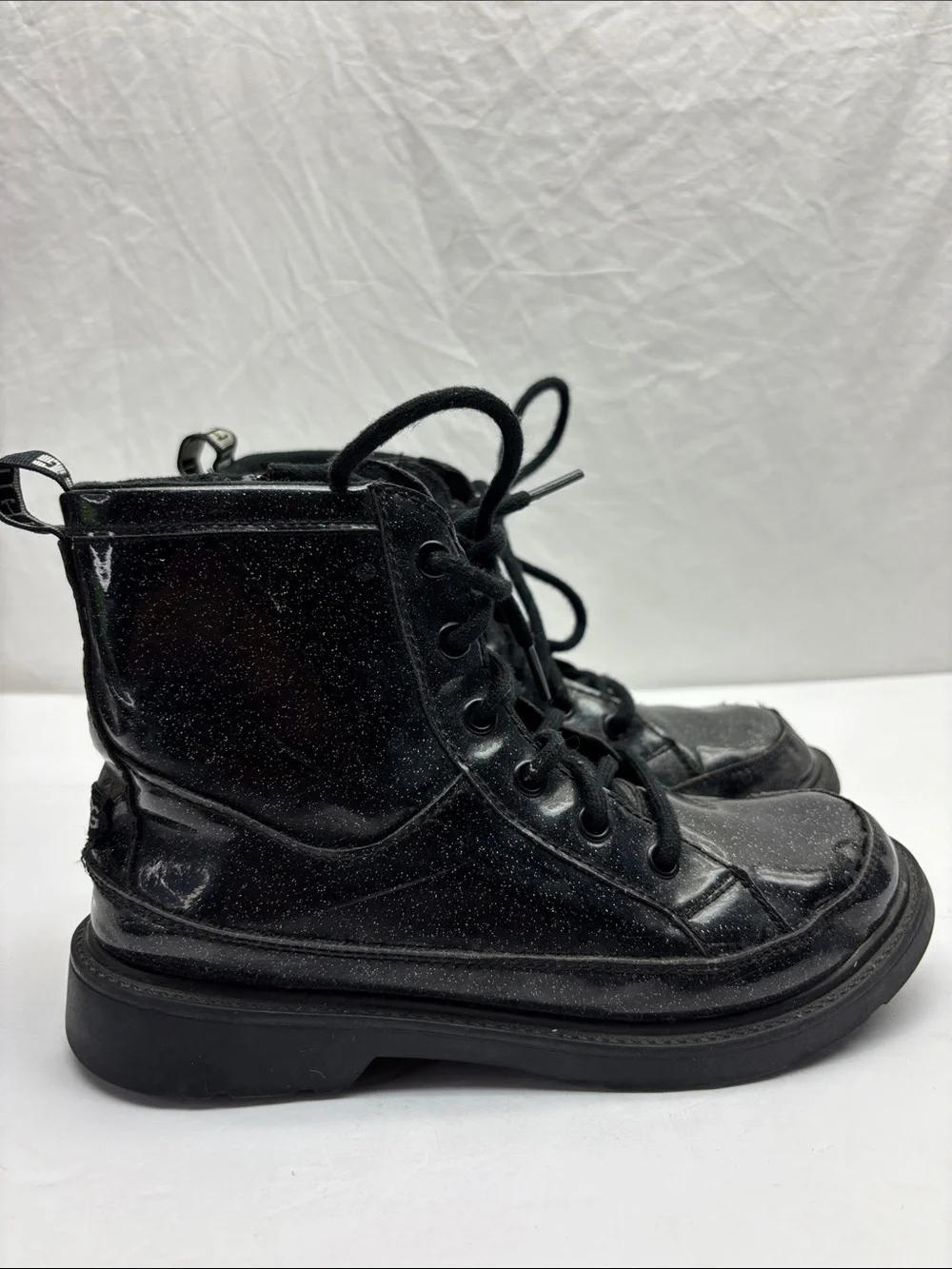 UGG boots for big girl SZ 4, box 55